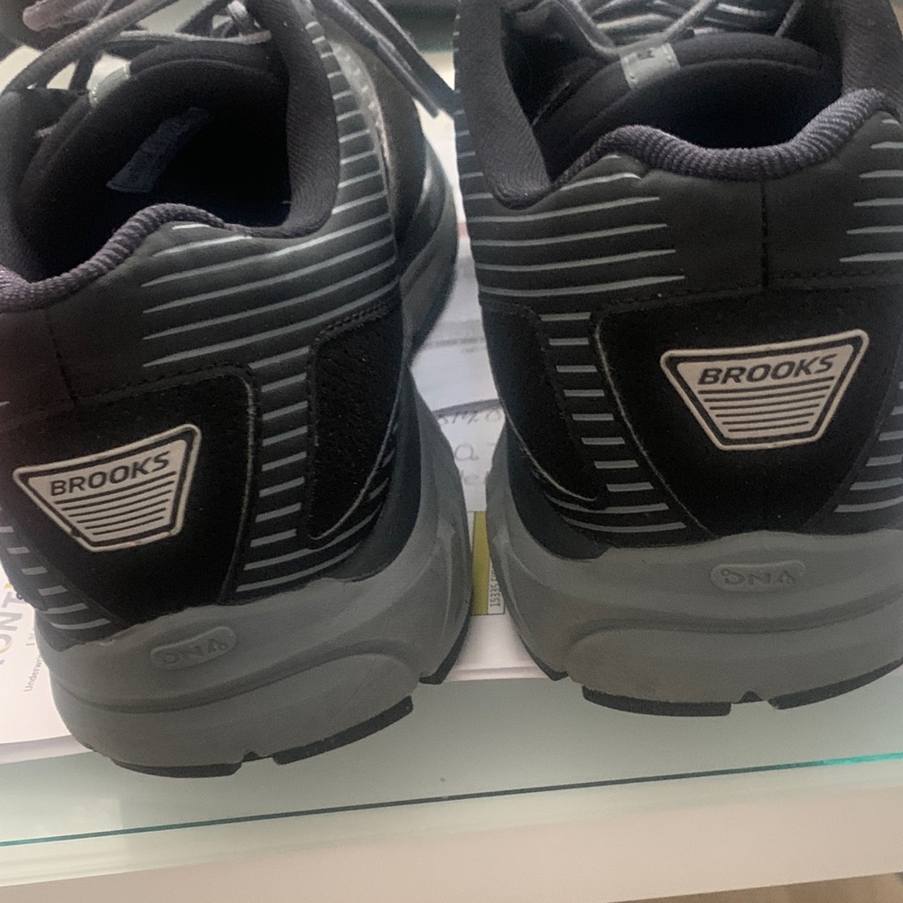 Brooks Men's Black and Gray Athletic Shoes - Picture 2 of 7